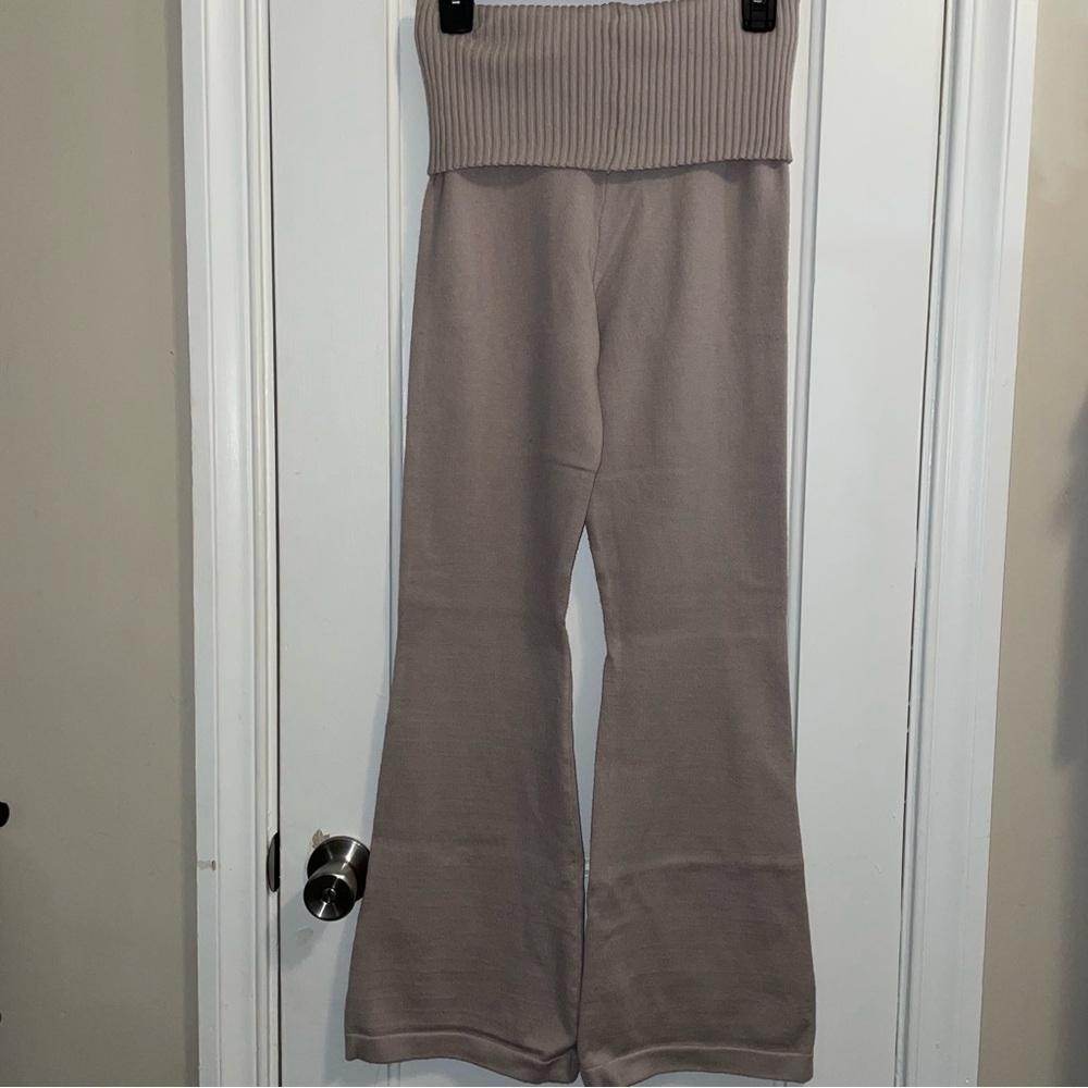 SHEIN Cream Boot Cut Fold Over Flare Knit Pants, Excellent Condition - Picture 5 of 8